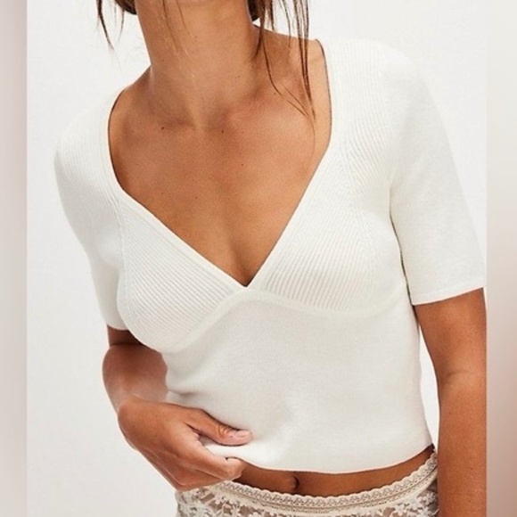 Free People NWT Intimately Teagan Swift Short Sleeve Tee - Picture 1 of 4